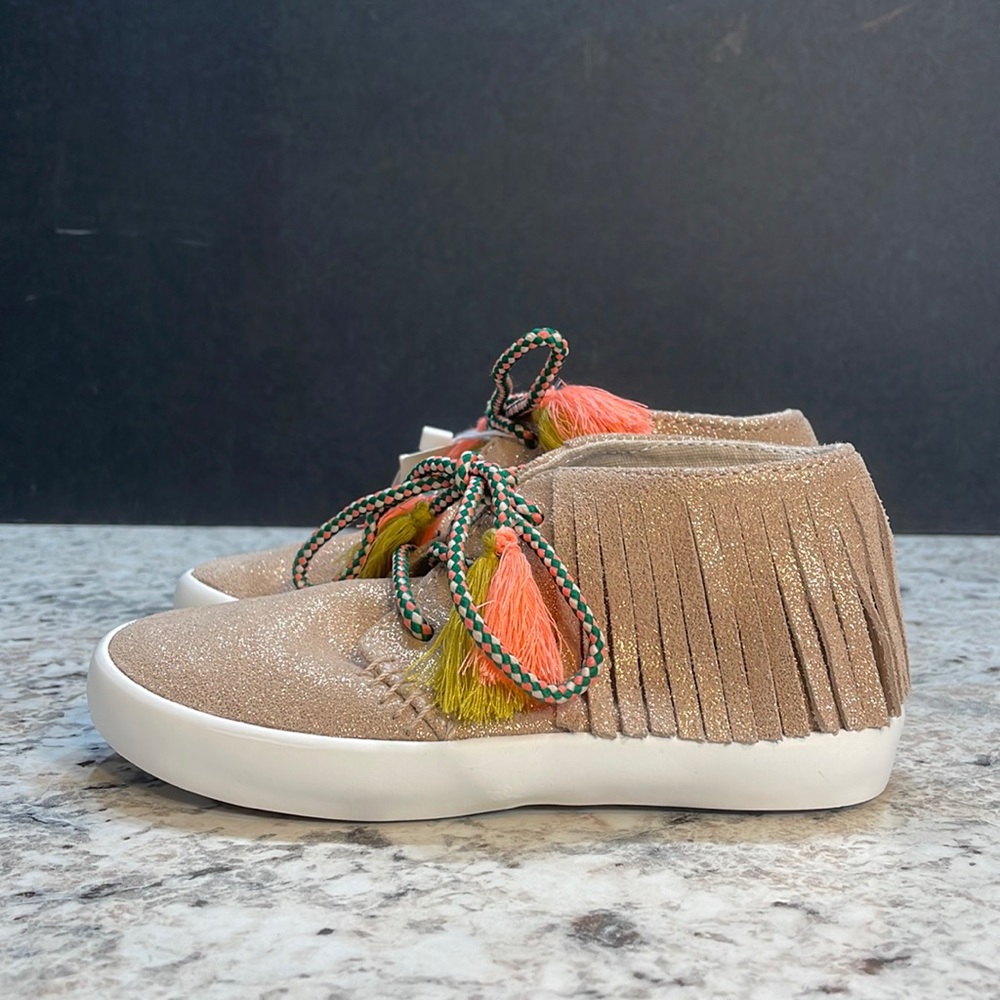 Zara Girls Moccasin Style Shoes. NWT. Girls size 10.5.